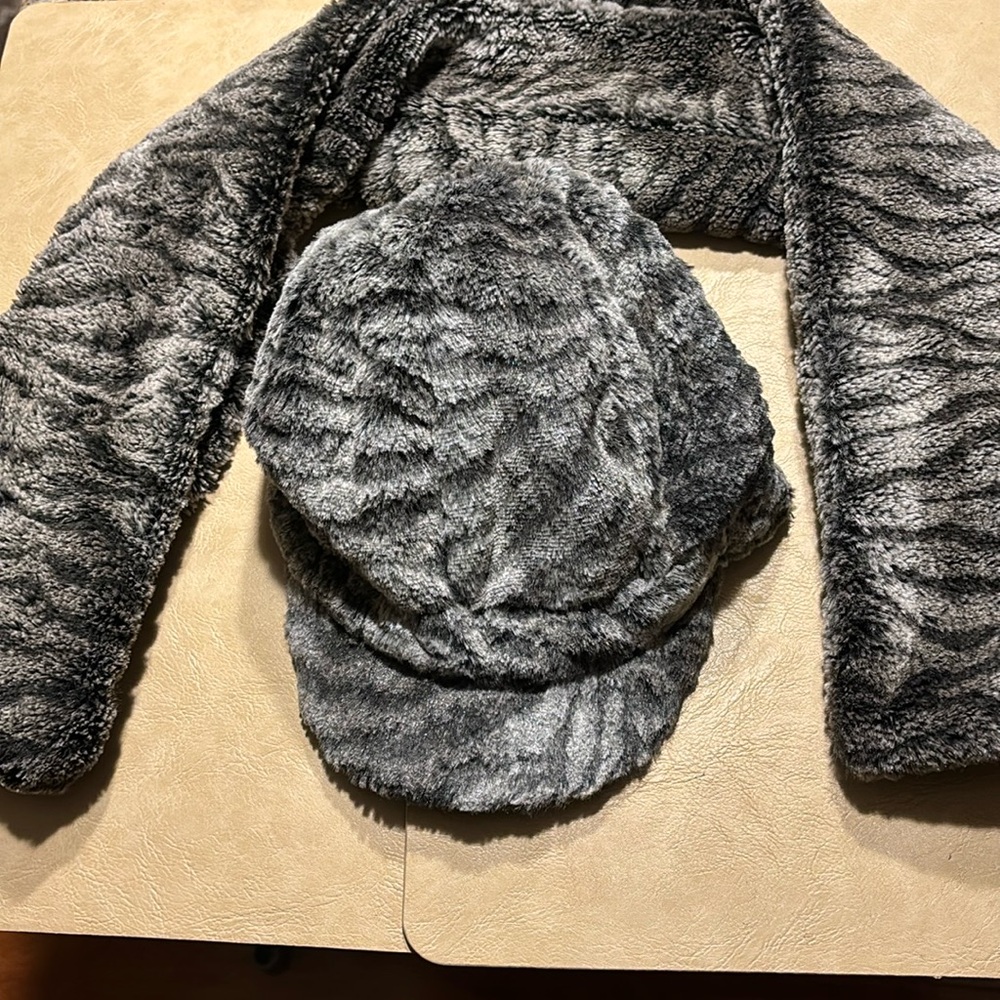 Zebra print velour cap and scarf set.